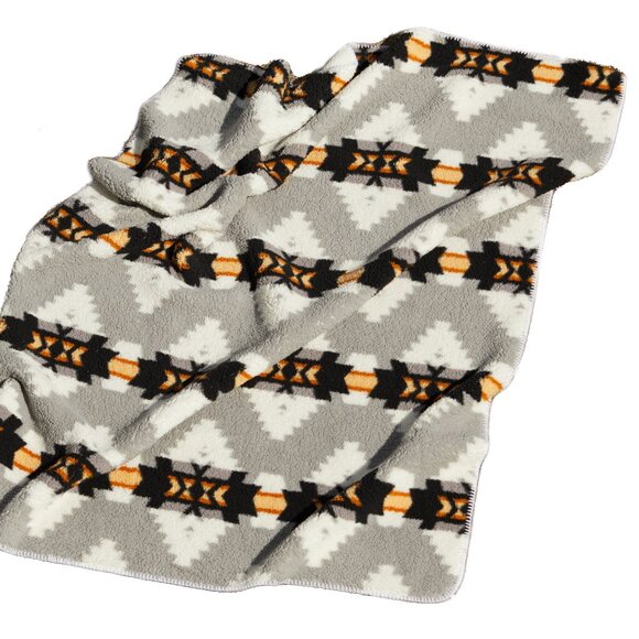 Luxe Home Decor Classic Faux Fur Throw | 1-Piece | Aztec Grey Print | 50"x60" - Picture 3 of 9